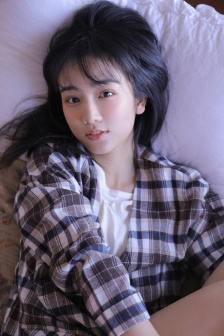 潘晓婷胸碰到球
